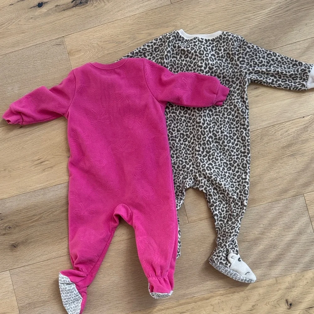2 ADORABLE BABY GIRL Carter's Fleece Footed One-Piece Sets Hot Pink & Leopard - Picture 4 of 4